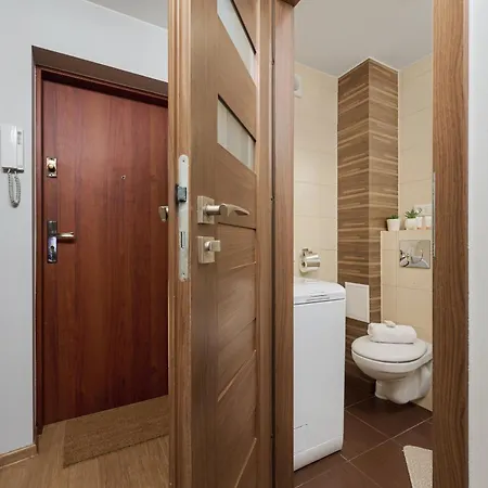 아파트 Wyszynskiego With Air Conditioning By Renters