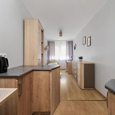 Wyszynskiego With Air Conditioning By Renters 아파트 *